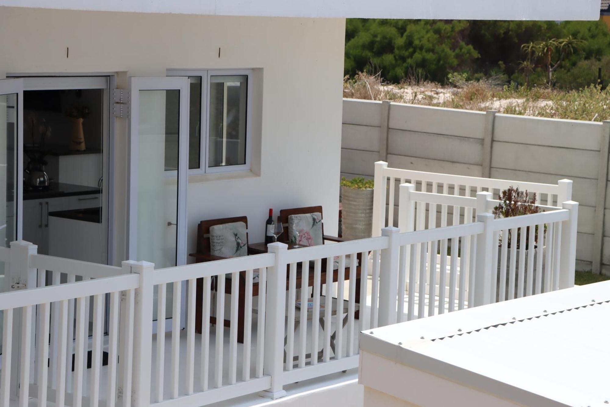 Nivenia Beach House Bettyʼs Bay Extérieur photo