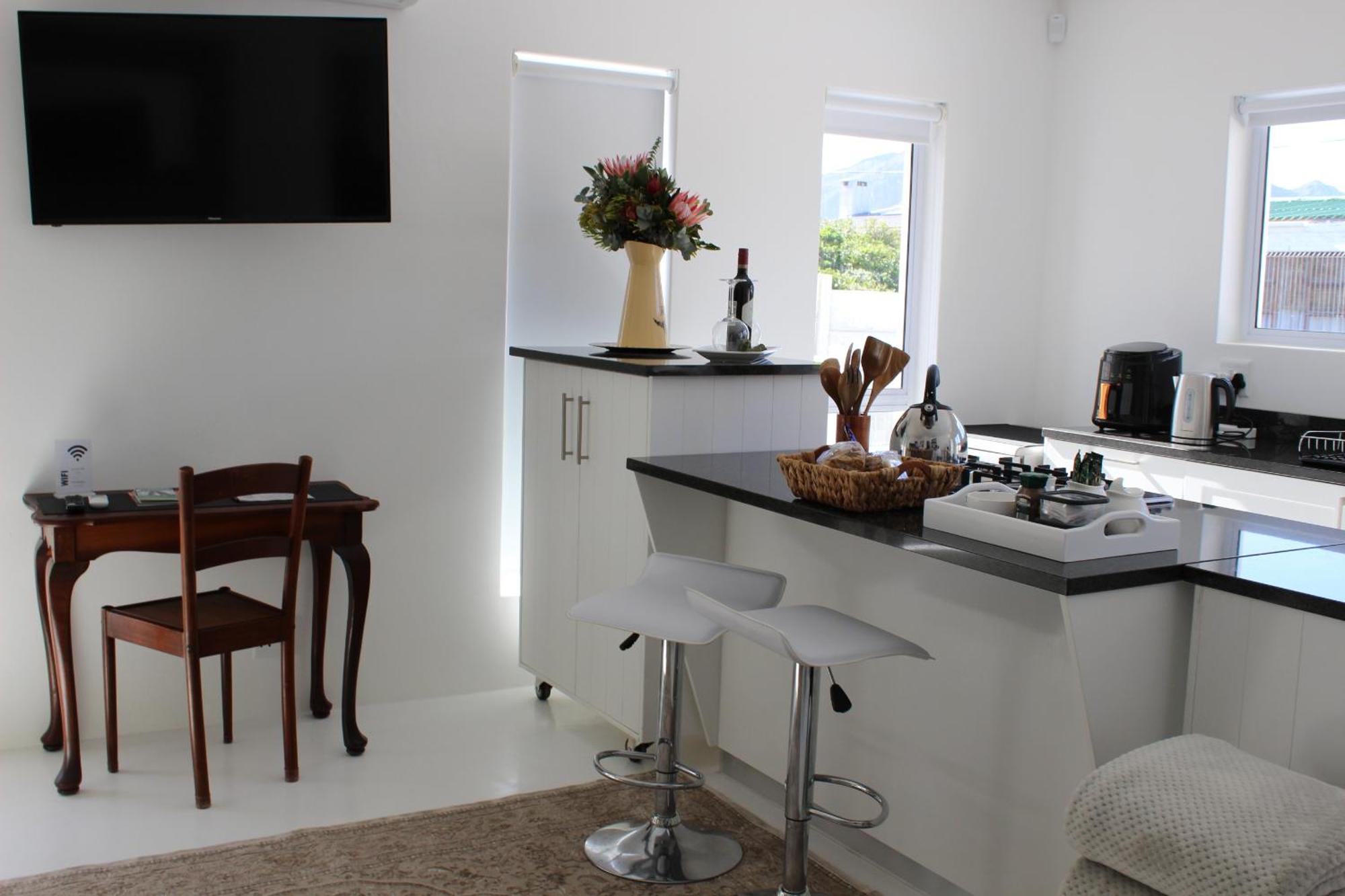 Nivenia Beach House Bettyʼs Bay Extérieur photo