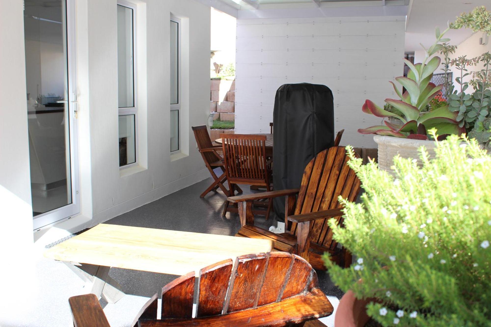 Nivenia Beach House Bettyʼs Bay Extérieur photo